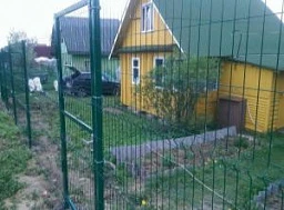 Зеленый забор гиттер для дачи